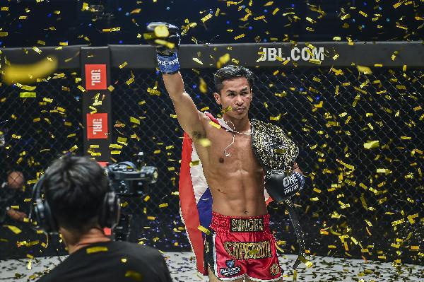 Superbon Captures Inaugural ONE Featherweight Kickboxing World Title With Shocking KO Of Giorgio Petrosyan